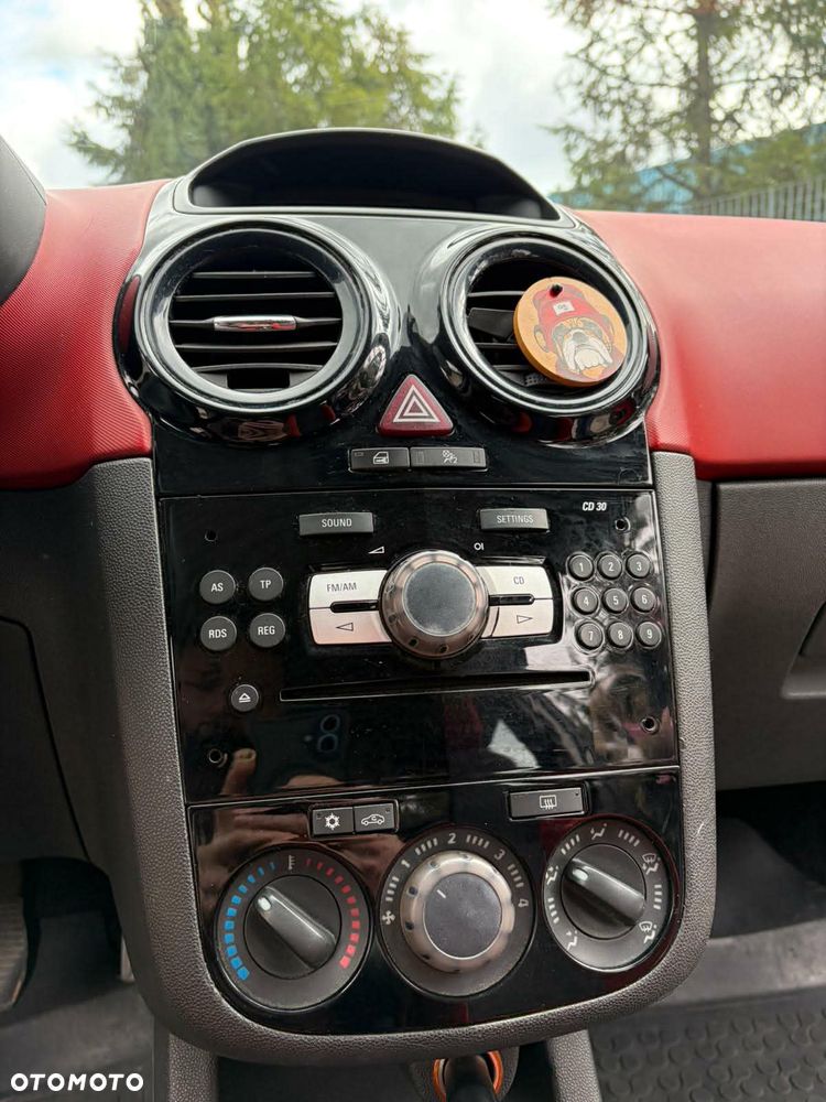 Opel Corsa 1.4 16V Cosmo - 19