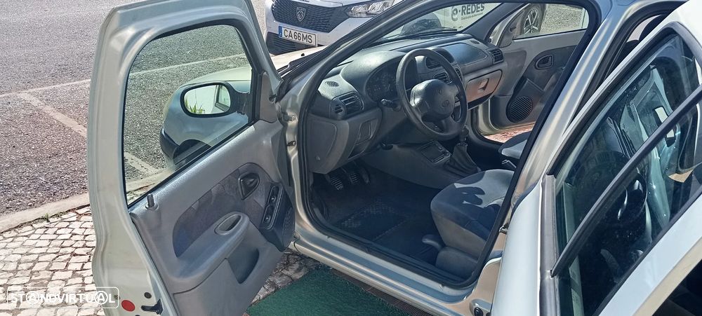 Renault Clio 1.2 RN - 21