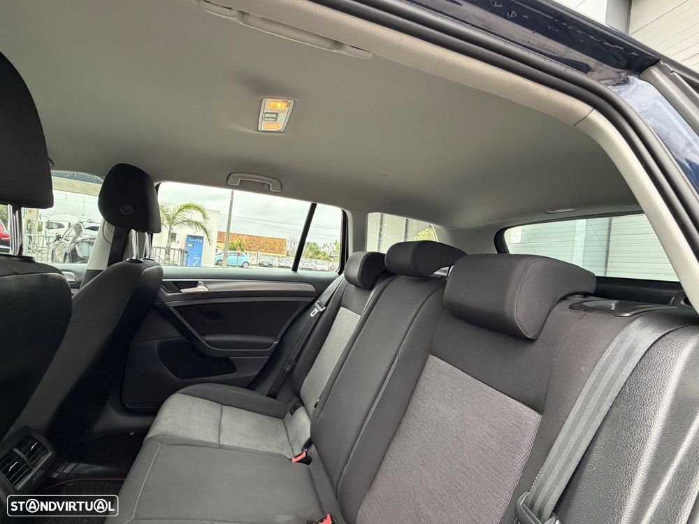 VW Golf Variant 1.6 TDi Confortline - 15