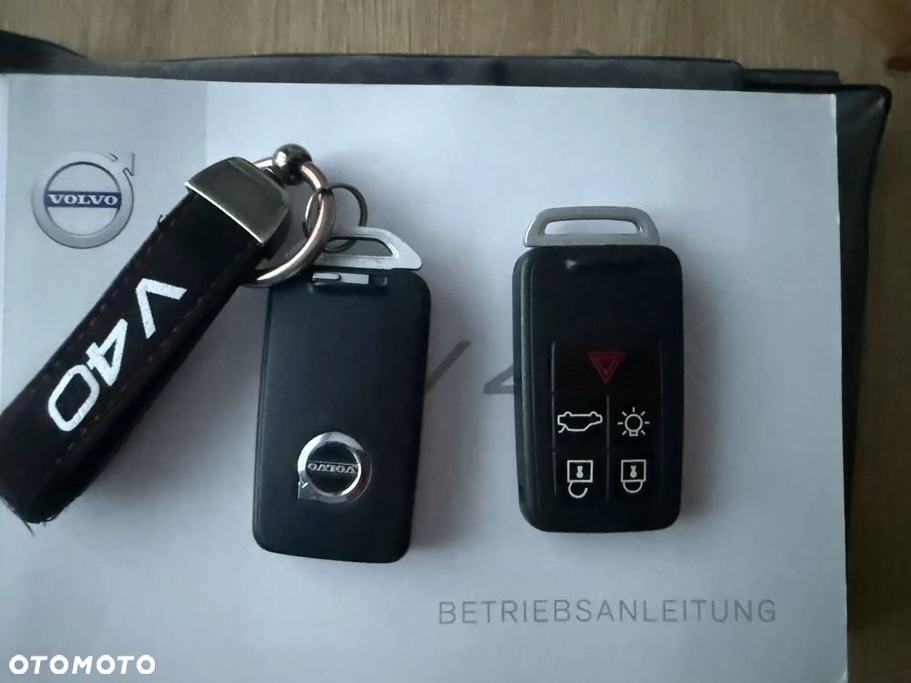 Volvo V40 T2 Kinetic - 26