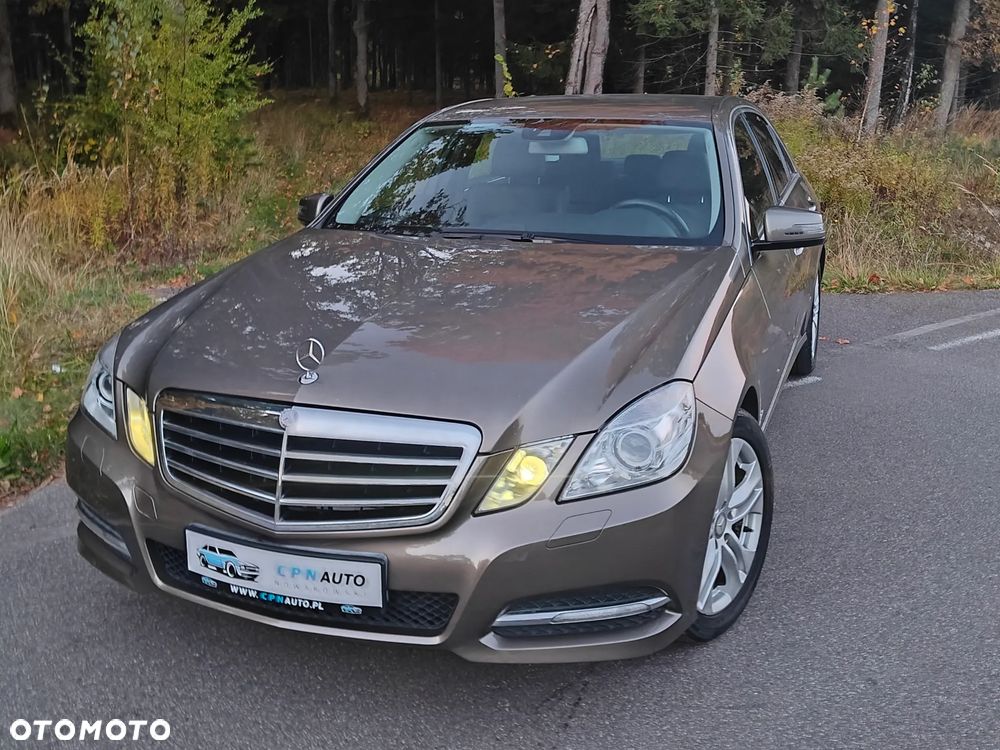 Mercedes-Benz E-Class 2011 photo 3