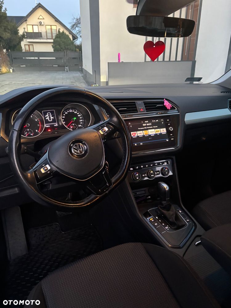Volkswagen Tiguan - 8