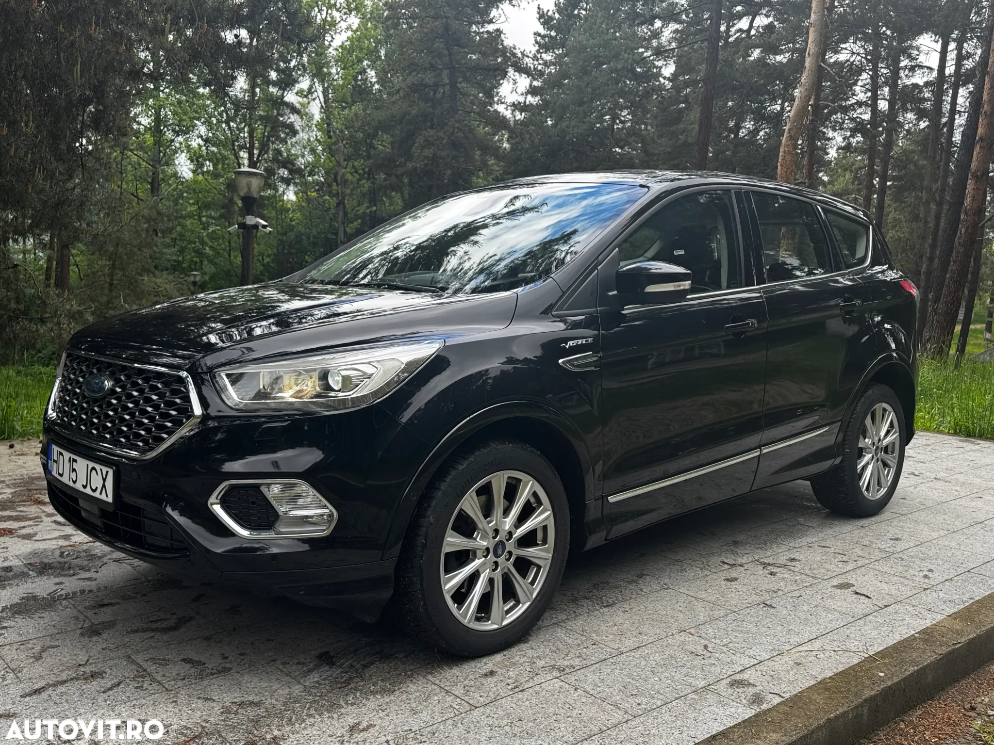 Ford Kuga 2.0 TDCi 4x4 Aut. Vignale - 2