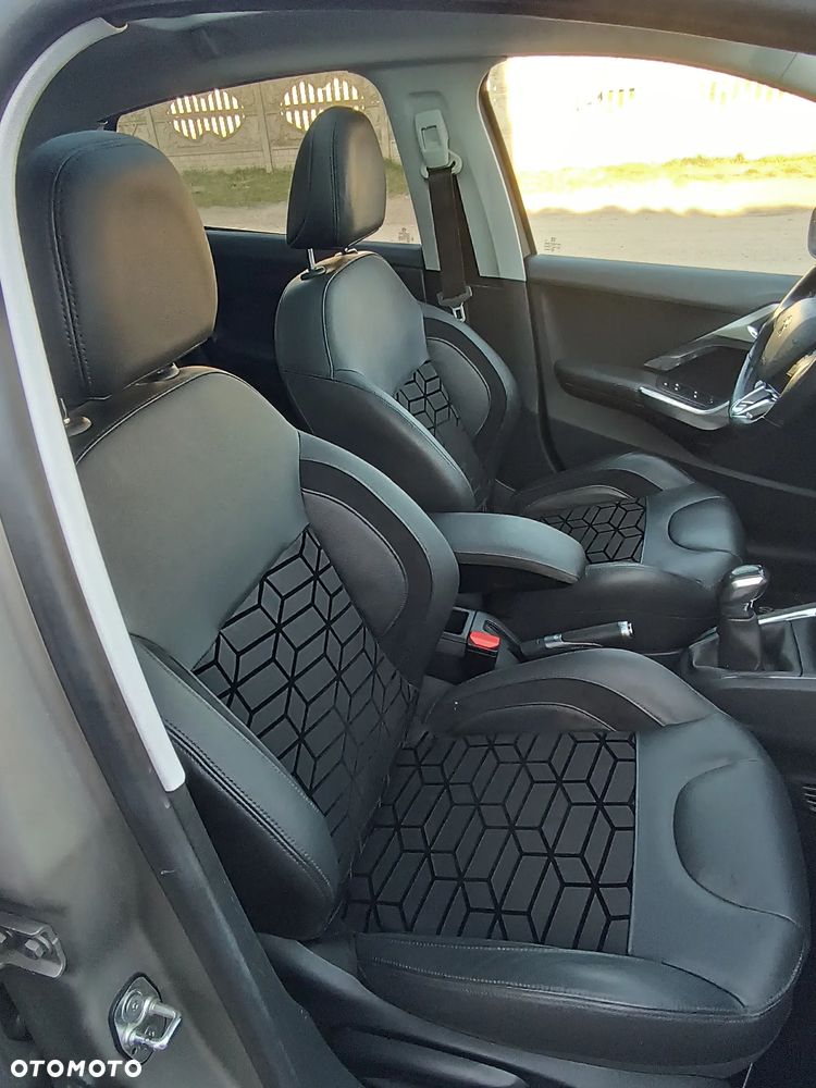 Peugeot 208 PureTech 110 Stop & Start Tech Edition - 19