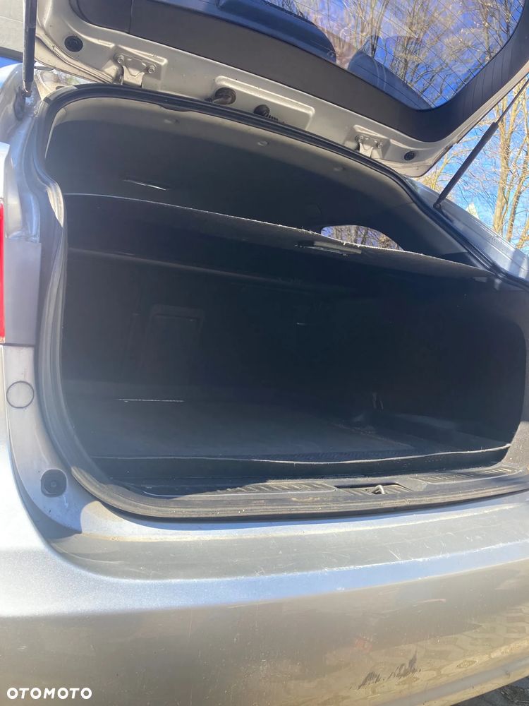 Toyota Avensis 2.0 D-4D 2010 - 4