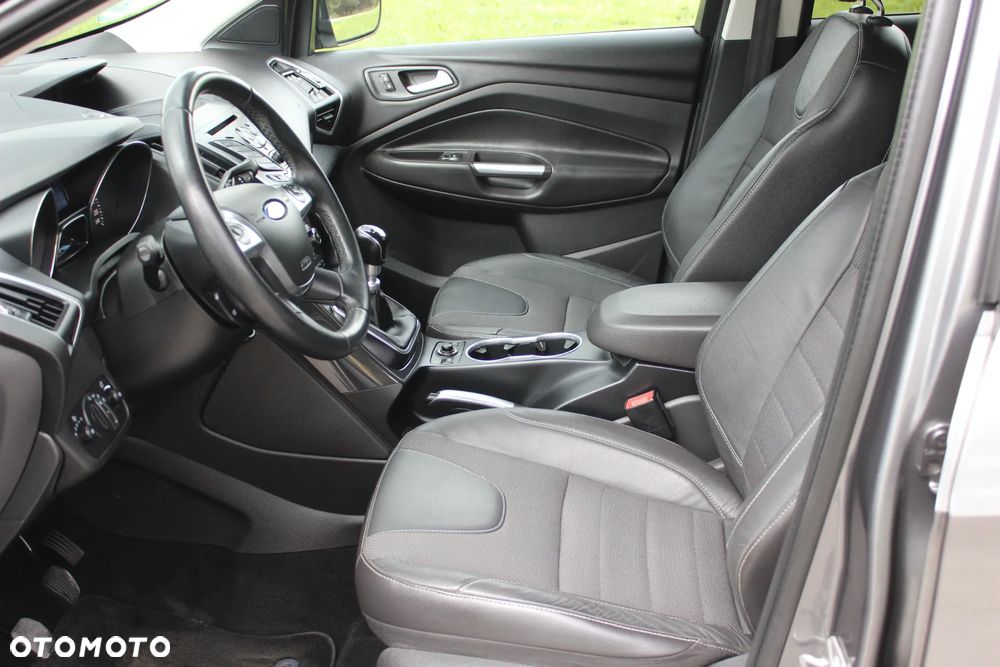 Ford Kuga 2.0 TDCi 4x4 Titanium - 26