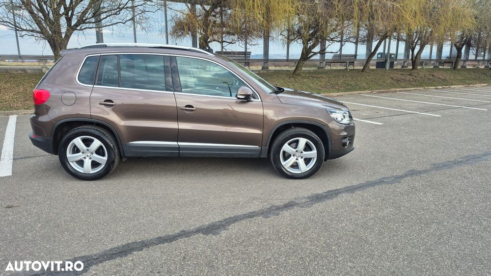 Volkswagen Tiguan 2.0 TDI DPF 4Motion BlueMotion Technology DSG Exclusive - 19