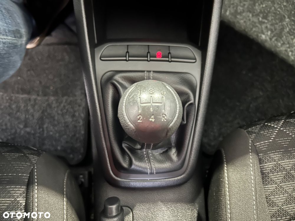 Kia Rio 1.2 Business Line - 39