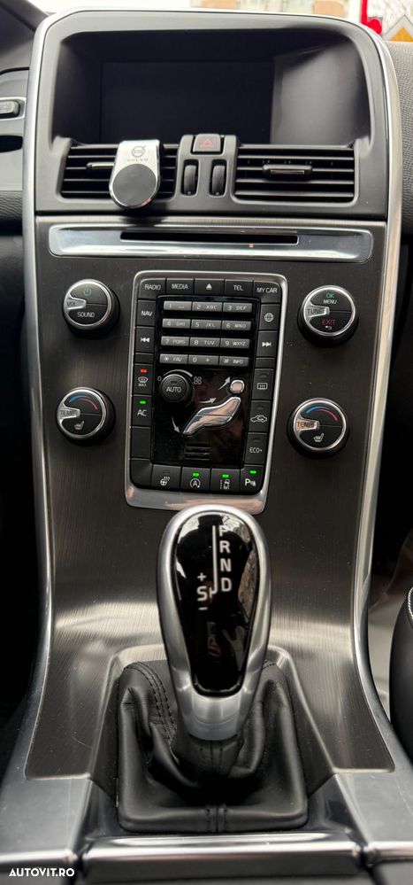 Volvo XC 60 D4 Geartronic Summum - 9