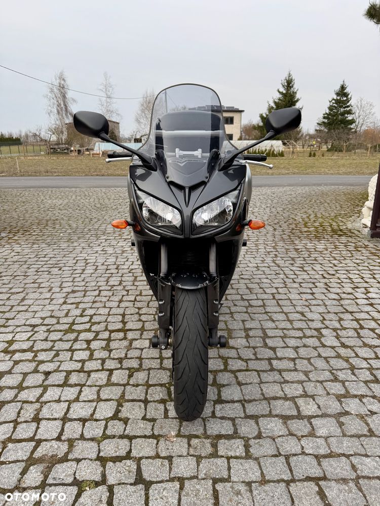 Yamaha FZ - 12