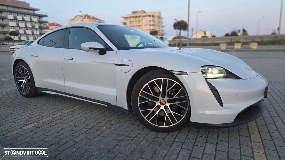 Porsche Taycan 4S - 7