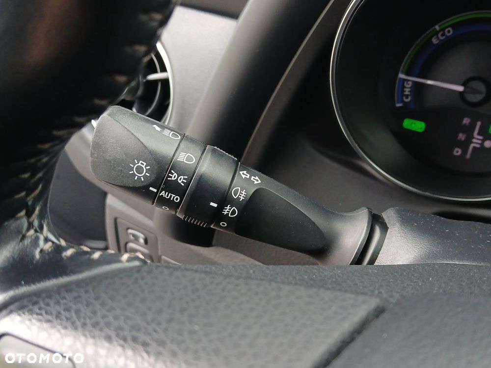 Toyota Auris Hybrid 135 Premium - 27