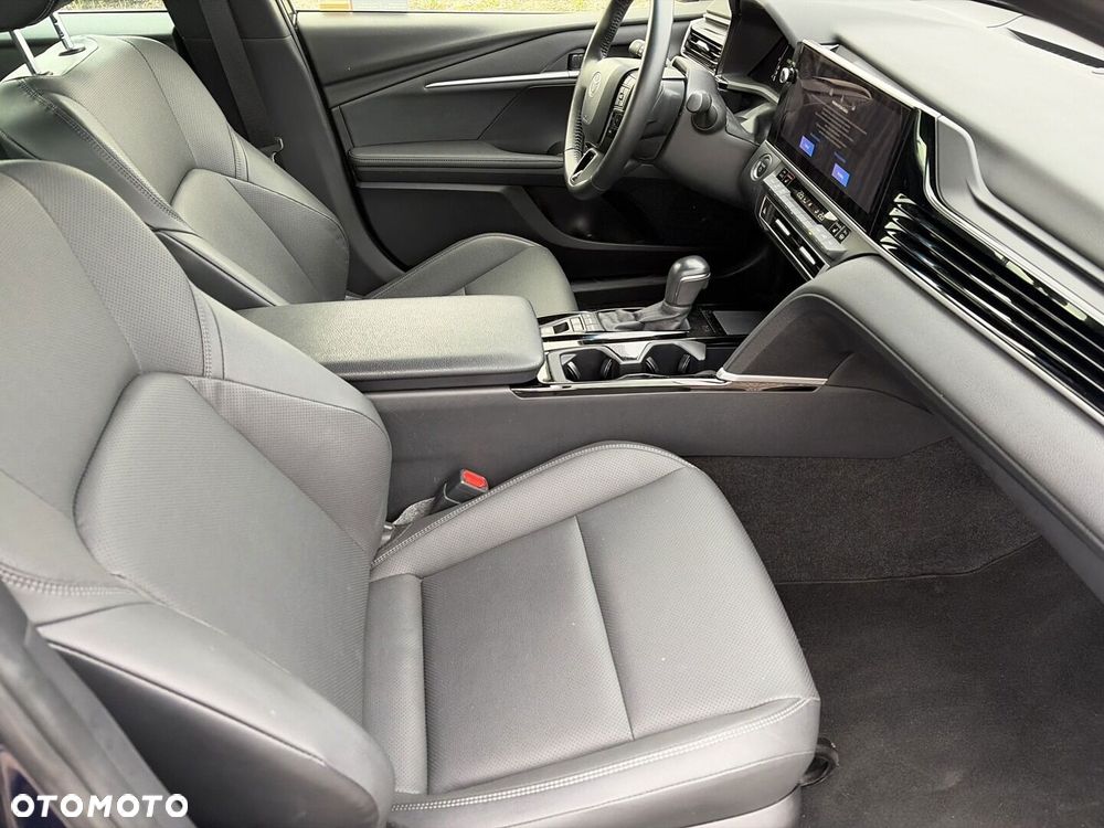 Toyota Camry 2025