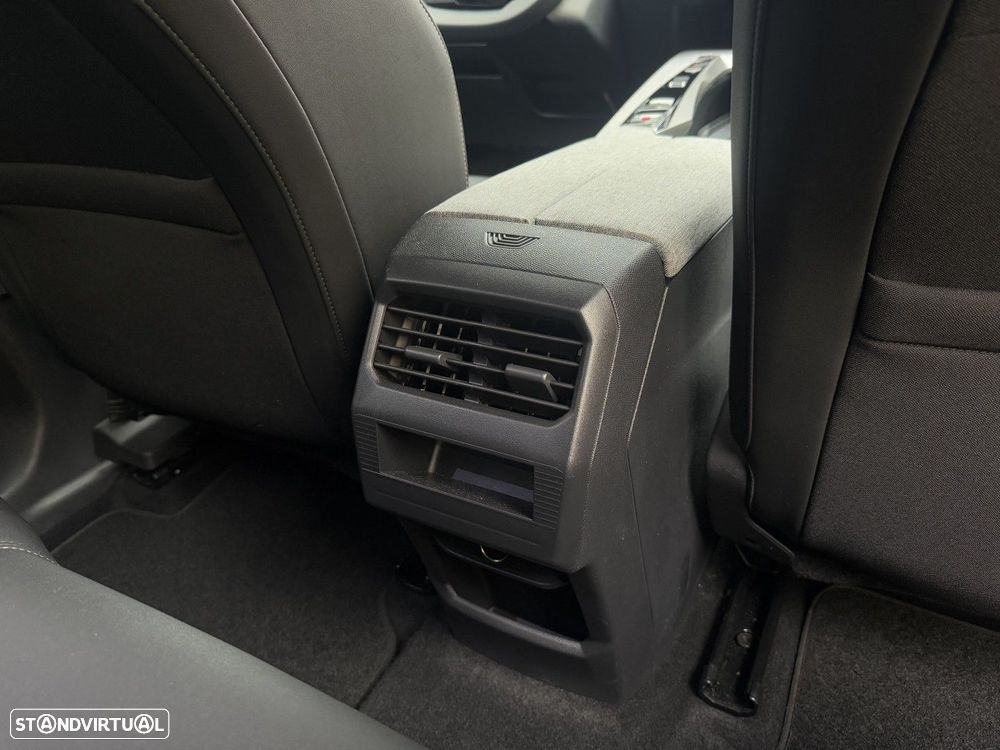 Peugeot 3008 1.2 Hybrid Allure e-DCS6 - 17