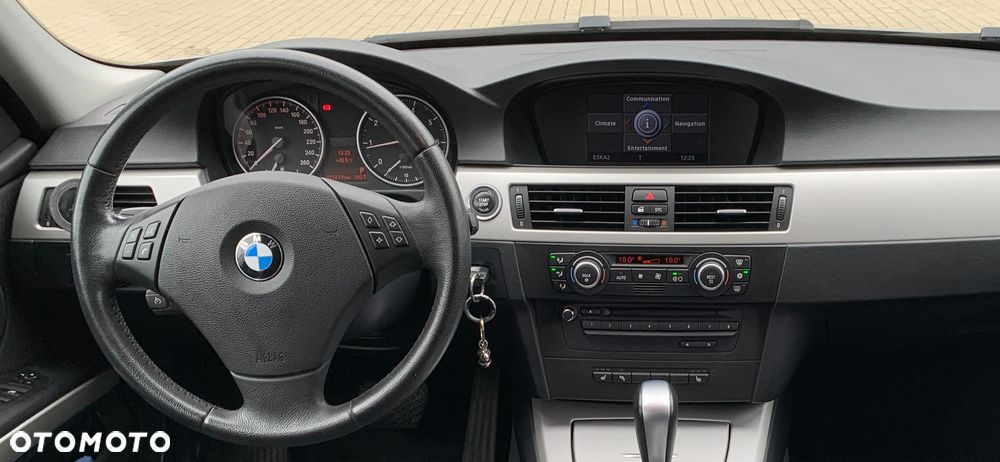 BMW Seria 3 318i - 24