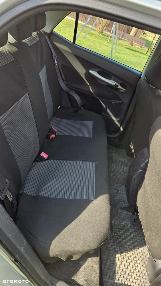 Toyota Auris 1.4 D-4D Luna - 12