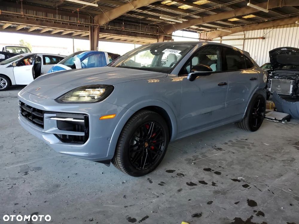 Porsche Cayenne Coupe Turbo - 2