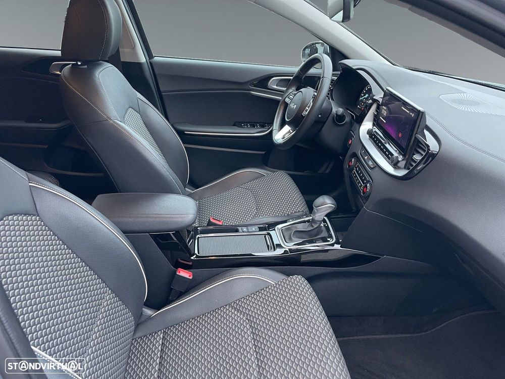 Kia XCeed 1.5 T-GDI Tech 7DCT - 16