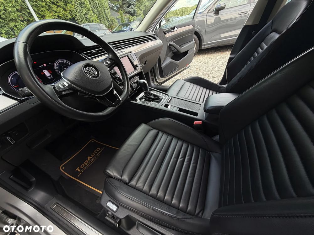 Volkswagen Passat - 36