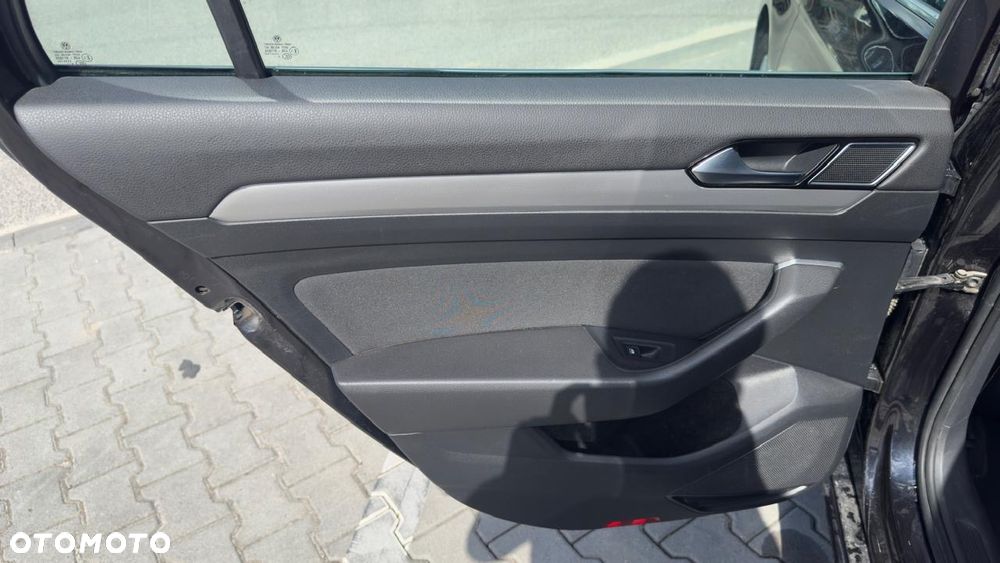 Volkswagen Passat ver-2-0-tdi-bluemotion-technology-comfortline - 23