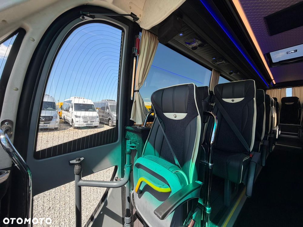 Mercedes-Benz Sprinter 519 - 24