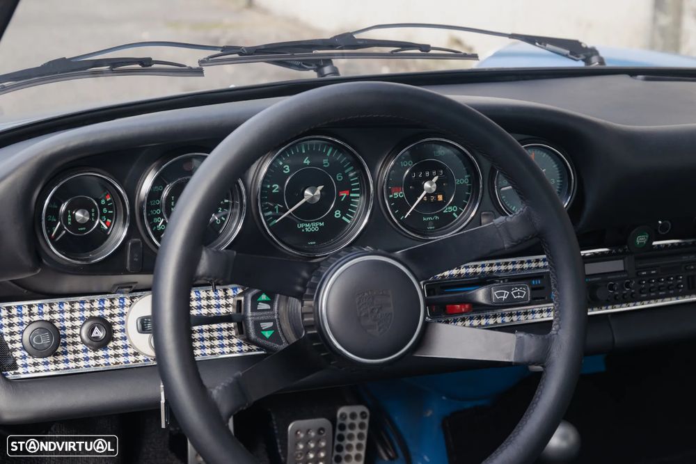 Porsche 911 Série G - 16