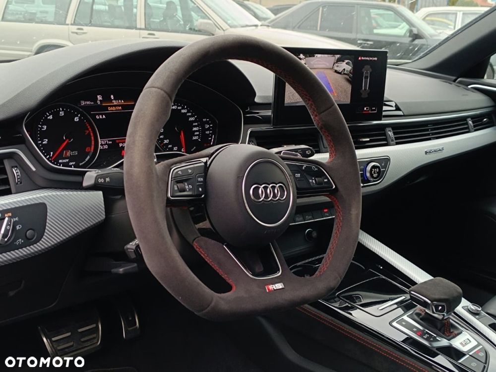 Audi RS4 Avant - 19