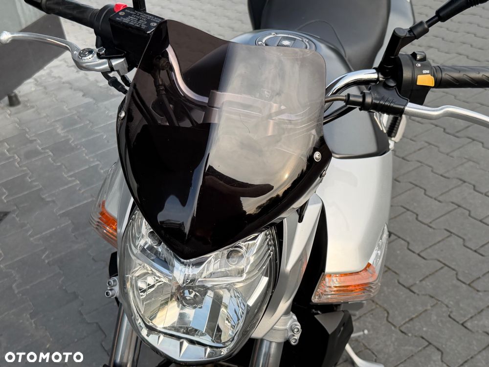Suzuki GSR - 38