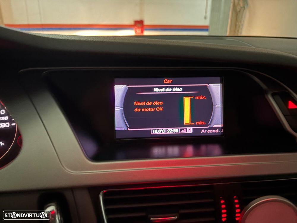 Audi A4 Avant 2.0 TDI Business Line Advance - 29