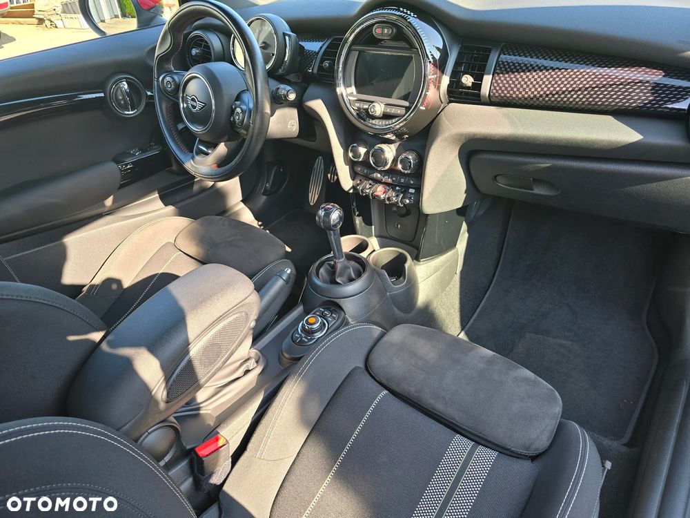 MINI John Cooper Works Essential Trim - 24