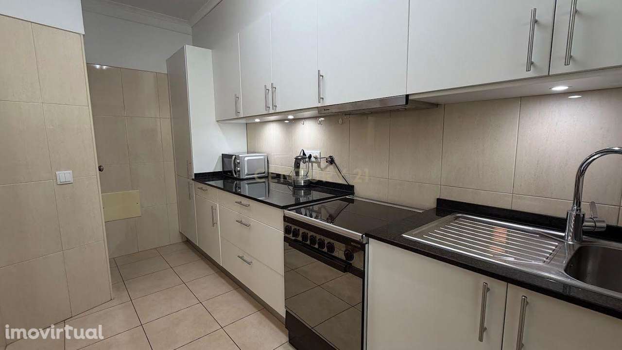 Moradia T2 + 1 no Centro de Portimão | Garagem 55 m² | Potencial + Pro - Grande imagem: 2/60