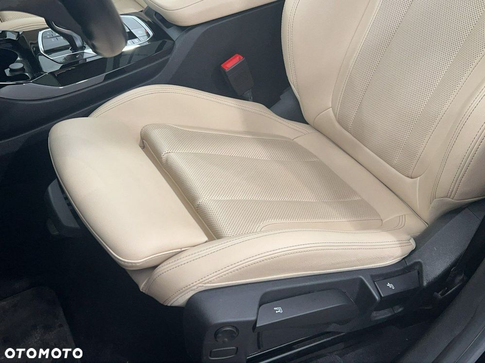 BMW X3 xDrive30i mHEV - 17