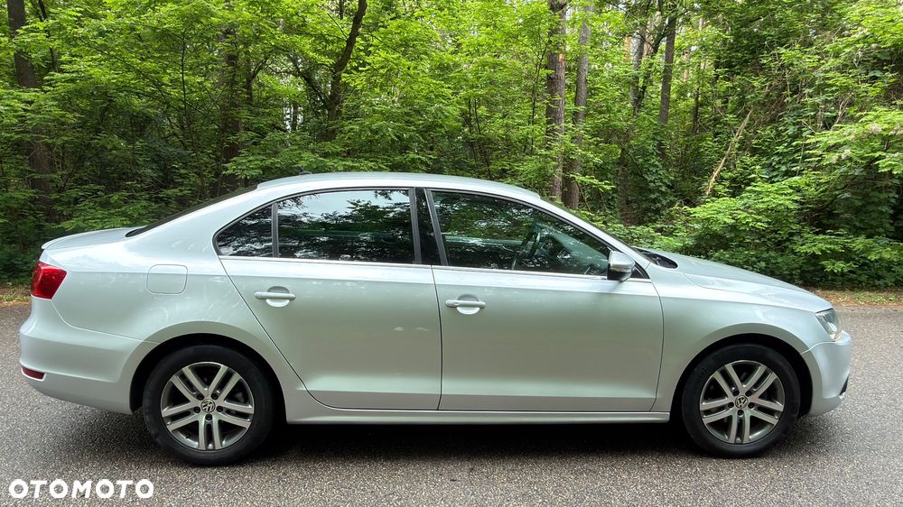 Volkswagen Jetta 2.0 TDI Highline Optimum DSG - 8