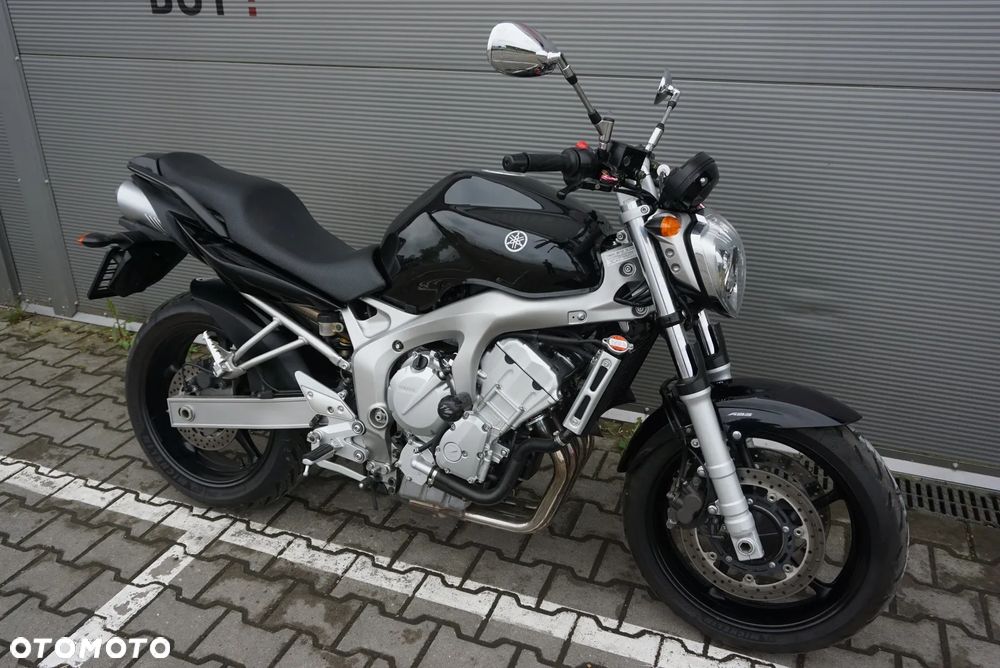 Yamaha FZ6 - 1