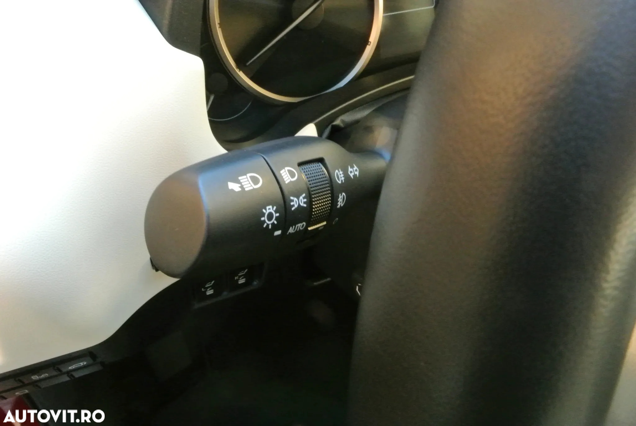Lexus Seria NX - 9