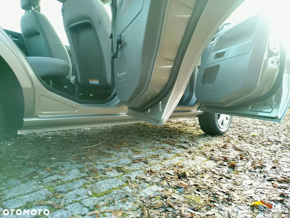 Ford Fusion 1.4 + - 24