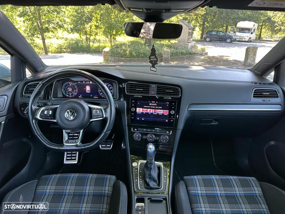VW Golf 1.4 GTE Plug-In-Hybrid DSG - 11