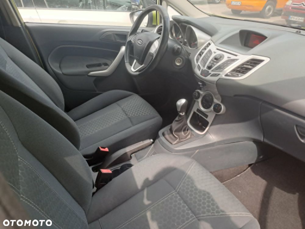 Ford Fiesta 1.4 Trend - 12