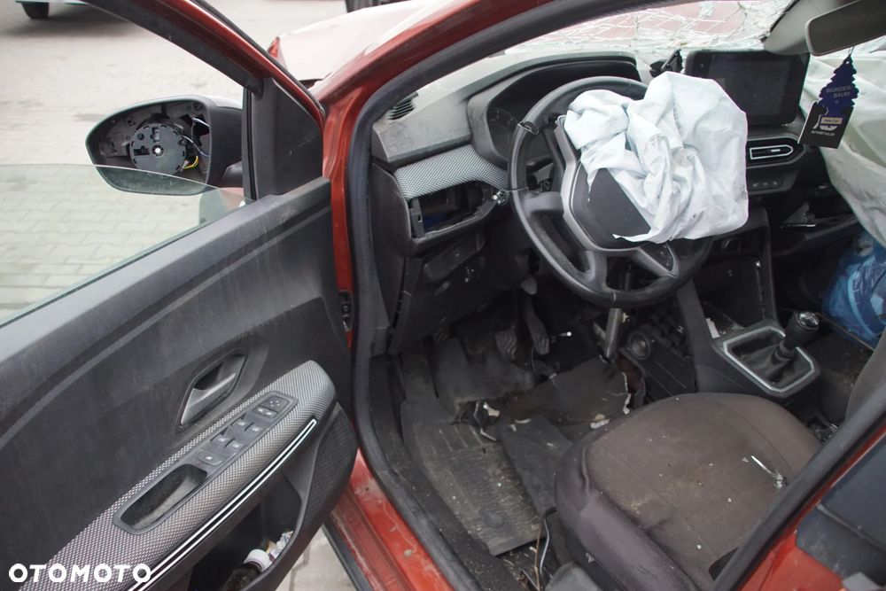 Auto na części - Dacia Jogger Lift 1.0 TCE ECO-G 91 KM H4D480 JT4018 2023R Silnik Skrzynia Drzwi Klapa Zderzak Błotnik Lampa Lusterko Klamka Szyba Deska Kokpit Sterownik Moduł Czujnik Licznik Wyświetlacz Panel - 11