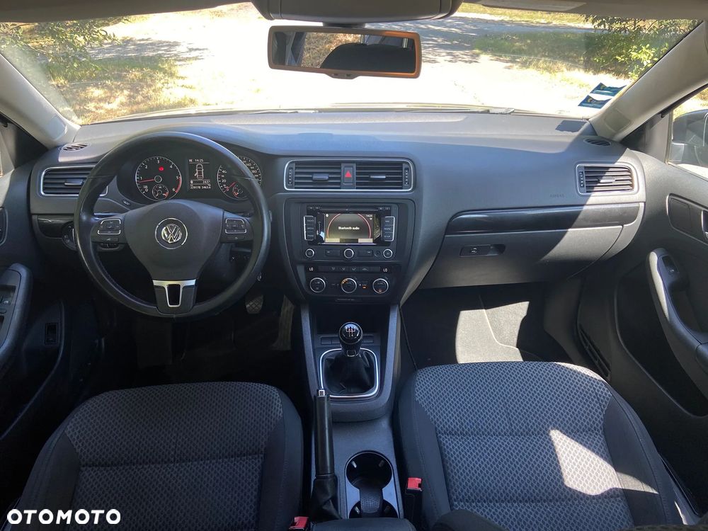 Volkswagen Jetta - 19