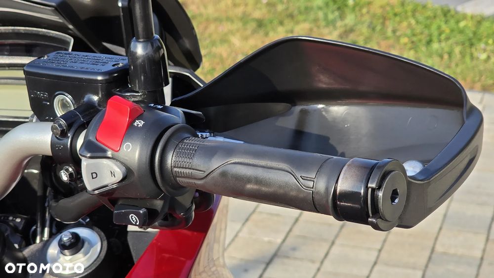 Honda VFR - 28
