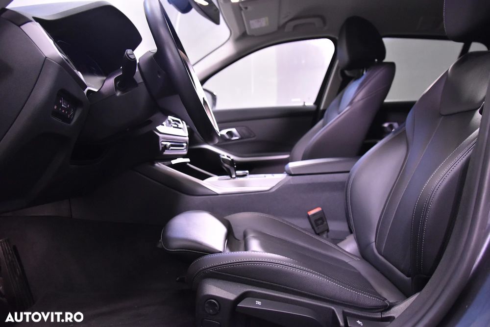BMW Seria 3 318d Touring Aut. - 27