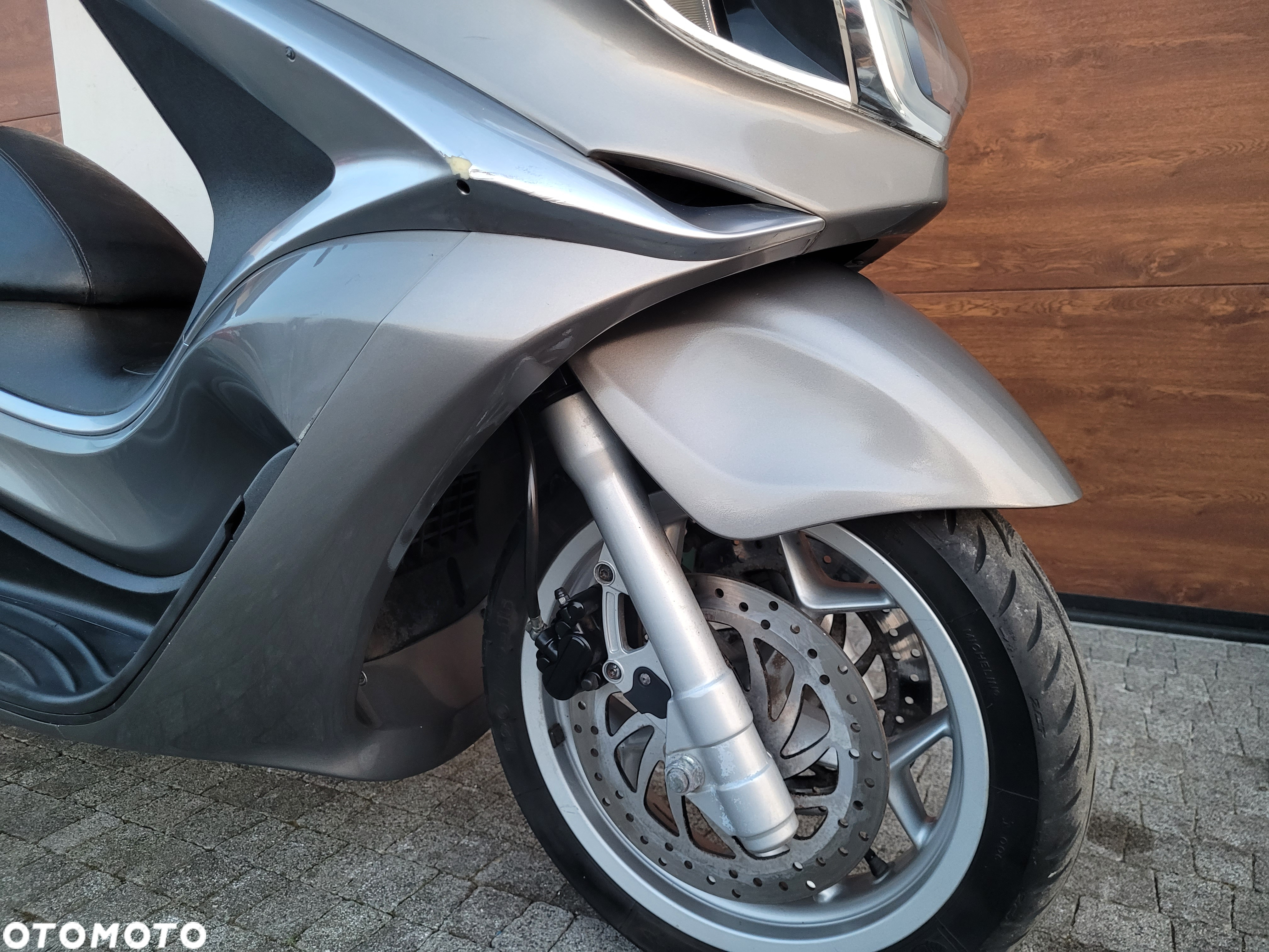 Piaggio X10 - 5