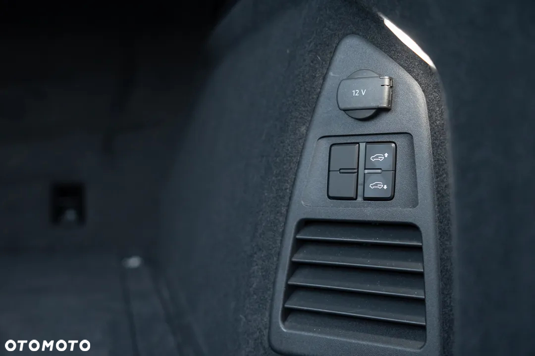 Volkswagen Touareg 3.0 V6 TDI 4Motion DPF Automatik R-Line - 33