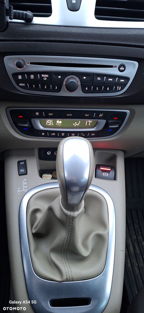 Renault Scenic 2.0 16V 140 CVT Bose Edition - 11