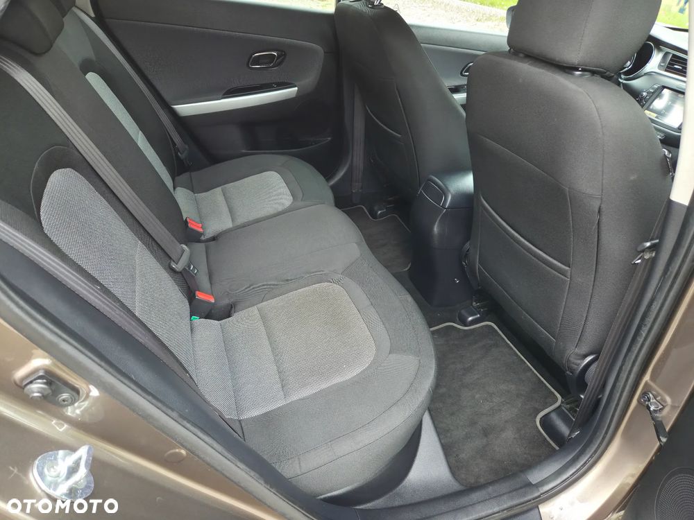 Kia Ceed - 8