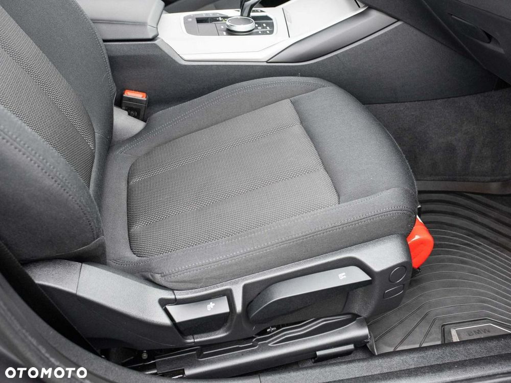 BMW Seria 3 318i - 30