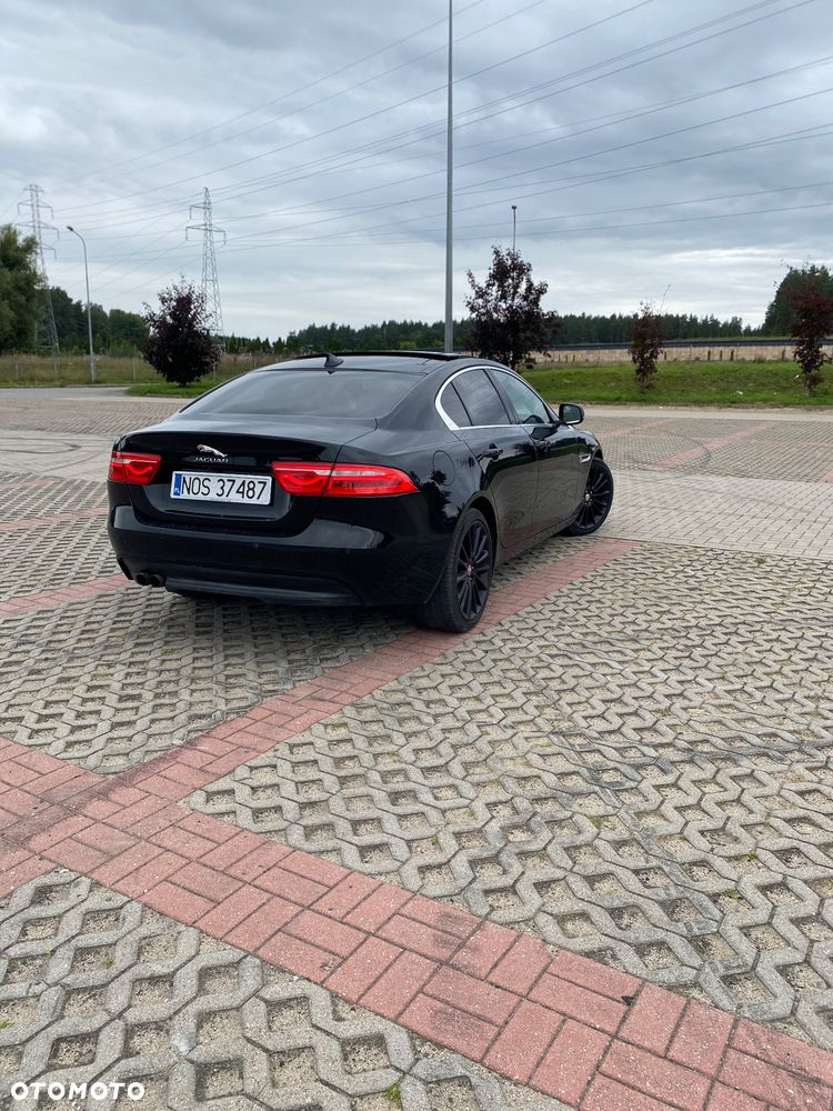 Jaguar XE 20d Prestige - 8