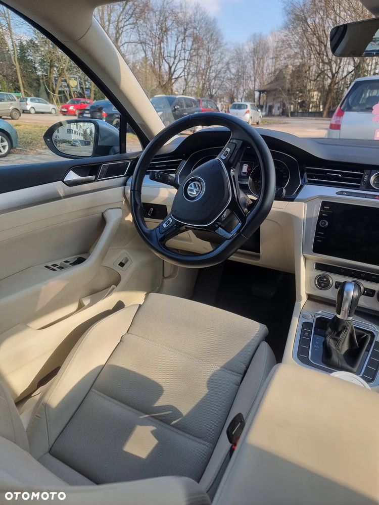 Volkswagen Passat - 8