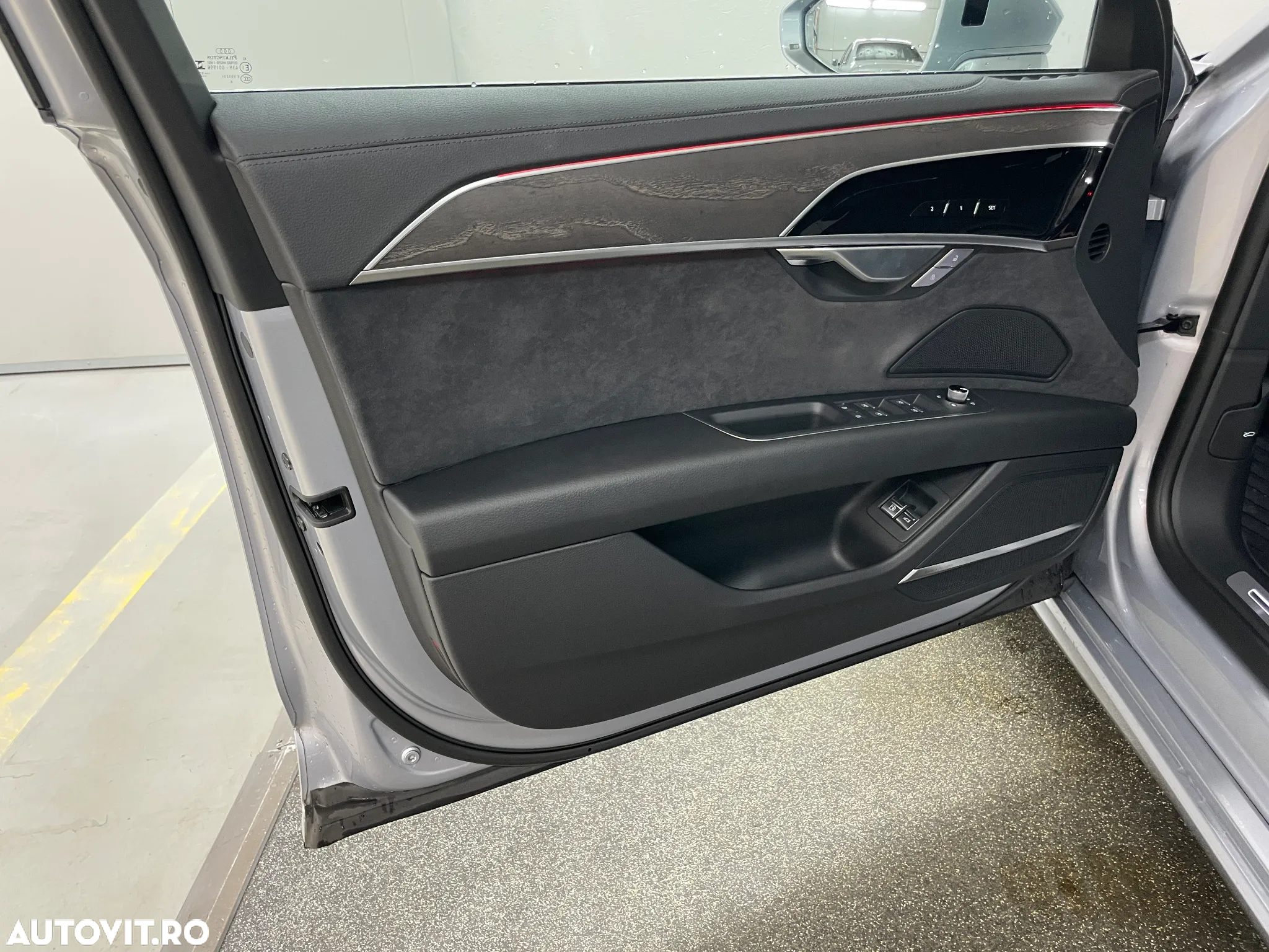 Audi A8 60 TFSI e quattro Tiptronic PHEV - 12